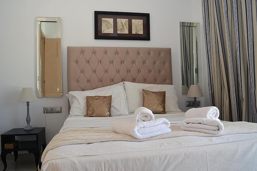 בית נופש Luxury House Makry Gialos 300m To The 7 Pers Makrýgialos