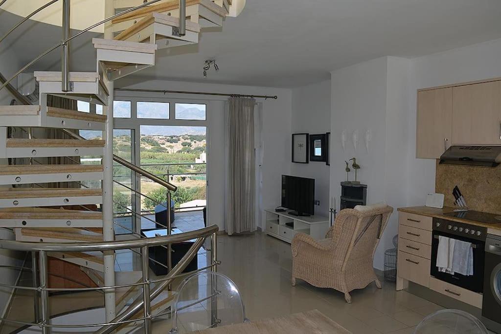 Luxury House Makry Gialos 300m To The 7 Pers