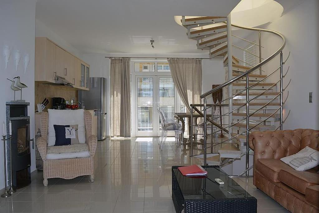 Luxury House Makry Gialos 300m To The 7 Pers *
